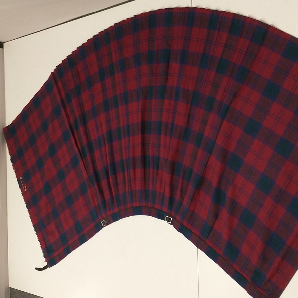 Scottish Wool Kilt Wrap Skirt 100% Wool High Quality Traditional Tartan Burgundy - Picture 8 of 11